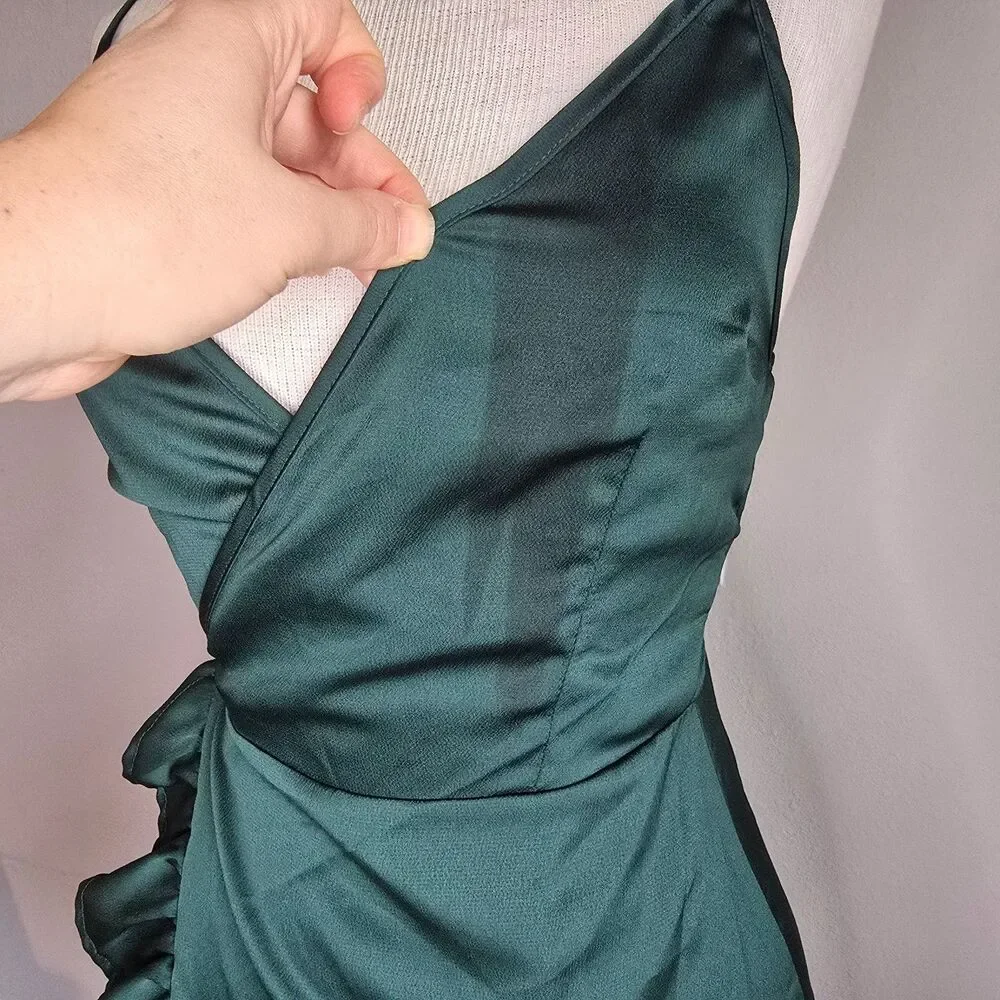 Princess polly Ruffle Front Wrap Dress Emerald Green size 2 New with flaw